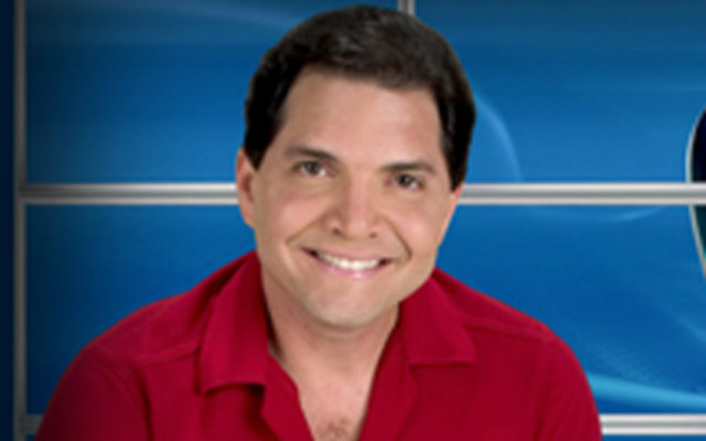 Aos 51 anos, Denny afirma que revelará mais detalhes sobre novo trabalho. Fotos: TV Tribuna/Reprodução/ Aos 51 anos, Denny afirma que revelará mais detalhes sobre novo trabalho. Fotos: TV Tribuna/Reprodução/
