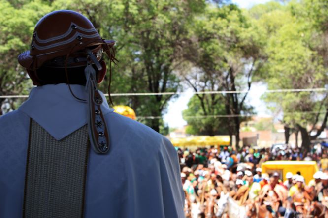 A festa vai contar com o tradicional desfile dos vaqueiros pelas principais ruas da cidade sertaneja. Foto: Divulga&ccedil;&atilde;o/Heitor Salvador/