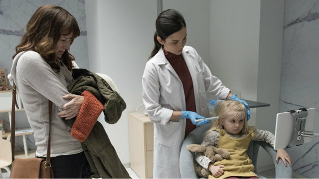 Episódio Arkangel questiona limites para vigilância parental. Fotos: Netflix/Divulgação/