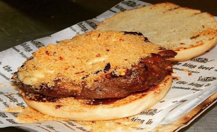 Medalhão - The King. Foto: Divulgação 