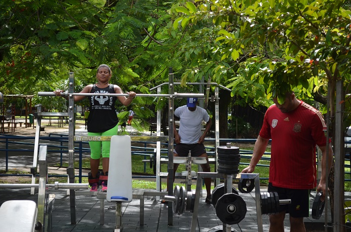 Academia Recife similar foi instalada no Parque da Jaqueira para a prática de exercícios gratuita e ao ar livre. Foto: Malu Cavalcanti/Esp. DP/Arquivo/Academia Recife similar foi instalada no Parque da Jaqueira para a prática de exercícios gratuita e ao ar livre. Foto: Malu Cavalcanti/Esp. DP/Arquivo