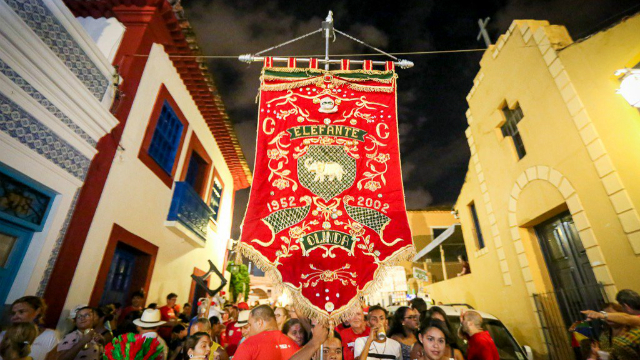 O Arrastão do Frevo inicia janeiro ao comando de um dos Clubes Carnavalescos Mistos mais tradicionais do Carnaval pernambucano. Foto: Agência Pavio/Cortesia/