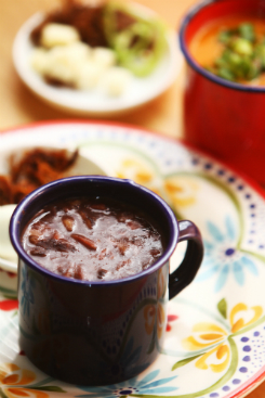 Caldinhos de feijão e jerimum são uma boa pedida no espaço recém-inaugurado. Foto: Peu Ricardo/DP