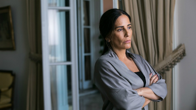 Duda é levada de volta para a delegacia. Foto: TV Globo/Reprodução/