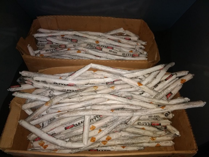 Explosivos encontrados acondicionados em caixa de papel&atilde;o na garagem de um pr&eacute;dio foram encaminhados para o Bope. Foto: PMPE/Divulga&ccedil;&atilde;o/Explosivos encontrados acondicionados em caixa de papel&atilde;o na garagem de um pr&eacute;dio foram encaminhados para o Bope. Foto: PMPE/Divulga&ccedil;&atilde;o