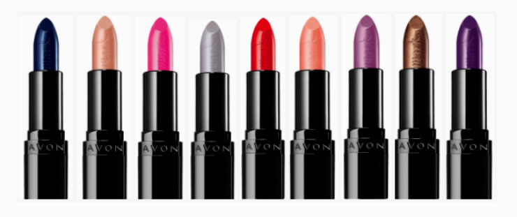 Os batons tem primer na formulação, a fim de aumentar pigmentação e durabilidade. Foto: Avon/Divulgação