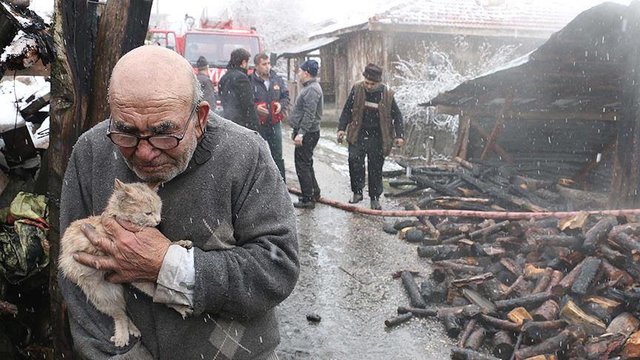 A imagem rodou a Turquia e emocionou o país. Crédito: Facebok/NTV Radyo/ A imagem rodou a Turquia e emocionou o país. Crédito: Facebok/NTV Radyo/