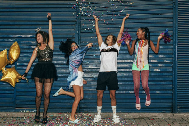 Os influenciadores Cibele Costa, Guilherme Varella, Gabriela Carvalho e Maria Eduarda Feijó estrelam a campanha. Foto: Youcom/Divulgação/ Os influenciadores Cibele Costa, Guilherme Varella, Gabriela Carvalho e Maria Eduarda Feijó estrelam a campanha. Foto: Youcom/Divulgação/