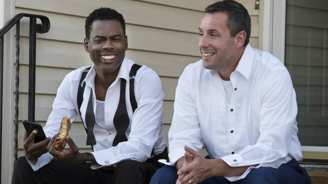 Adam Sandler é o pai da noiva, enquanto Chris Rock do noivo. Foto: Netflix/Reprodução/ Adam Sandler é o pai da noiva, enquanto Chris Rock do noivo. Foto: Netflix/Reprodução/
