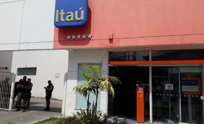 Agência do Itaú é arrombada em Candeias. Foto: Sindicato dos Bancários/ Agência do Itaú é arrombada em Candeias. Foto: Sindicato dos Bancários/