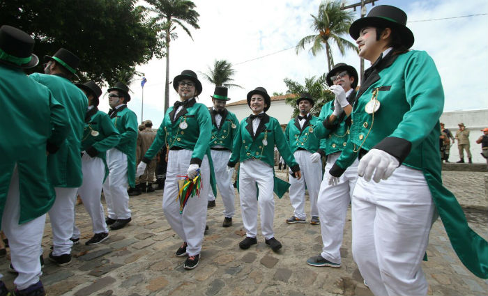Grupo homenageia o Homem da Meia Noite no desfile do Galo. Foto: Paulo Paiva/ DP/