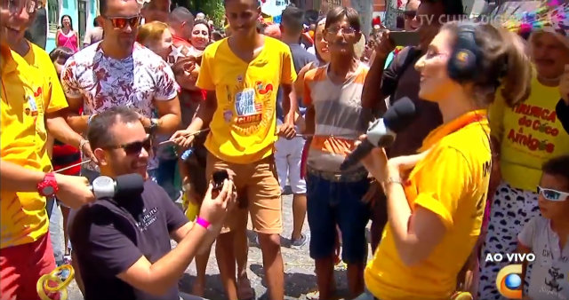 Renatta se surpreendeu com pedido. Foto: TV Clube/Reprodução/