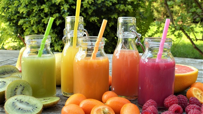 Sucos de fruta possuem vitaminas, minerais e antioxidantes que auxiliam na recuperação da ressaca. Foto: Pixabay/Reprodução