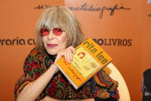 Rita Lee no lançamento da autobiografia em 2016. Foto: Editora Globo/Divulgação/ Rita Lee no lançamento da autobiografia em 2016. Foto: Editora Globo/Divulgação/