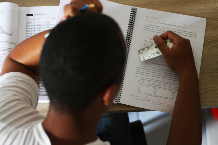Com episódios de taquicardia e mãos trêmulas, engenheiro eletricista encontrou na academia dificuldades que nem o mercado lhe trouxe. Foto: Gabriel Melo/Esp.DP. 