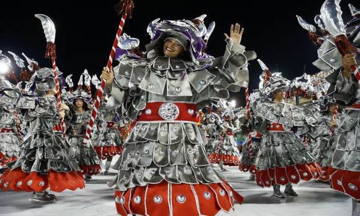 A Império Serrano foi a última colocada e seria rebaixada, com a Grande Rio, para o Grupo A. Foto: Arquivo/Tânia Rêgo/Agência Brasil/ A Império Serrano foi a última colocada e seria rebaixada, com a Grande Rio, para o Grupo A. Foto: Arquivo/Tânia Rêgo/Agência Brasil/