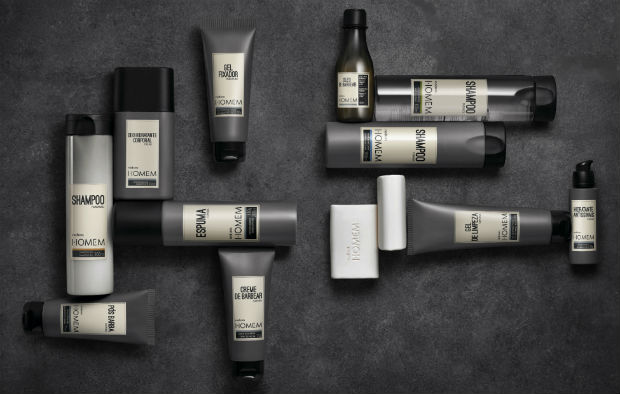 Shampoo, gel, condicionadores, creme e espuma de barbear, são alguns dos produtos que compõe a linha de tratamento. Foto: Natura/Divulgação/ Shampoo, gel, condicionadores, creme e espuma de barbear, são alguns dos produtos que compõe a linha de tratamento. Foto: Natura/Divulgação/