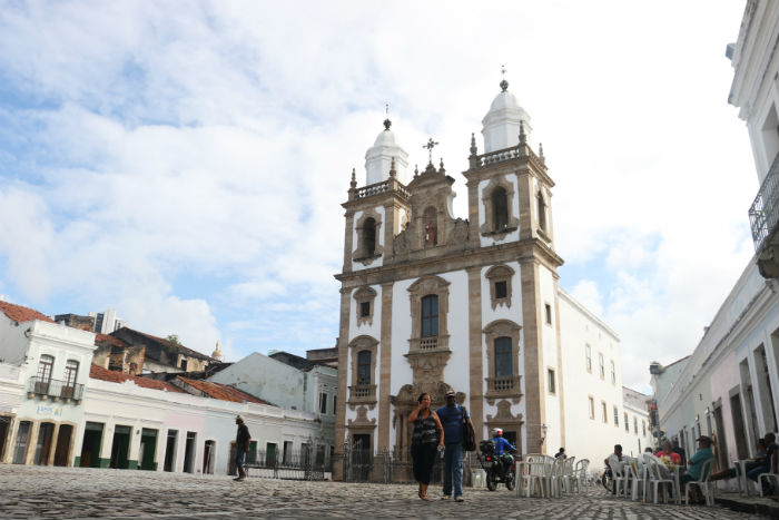 O Pátio de São Pedro, mais conhecido da capital, está cada vez mais vazio, reclamam comerciantes e frequentadores. Foto: Gabriel Melo/Esp.DP./