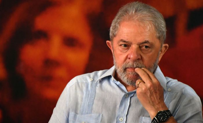 Dívida de Lula, do Instituto e da empresa de eventos seria de 15 milhões. Já Okamotto, que é presidente do Instituto Lula, teria débito de R$ 14 milhões. Foto: Nelson Almeida/AFP/ Dívida de Lula, do Instituto e da empresa de eventos seria de 15 milhões. Já Okamotto, que é presidente do Instituto Lula, teria débito de R$ 14 milhões. Foto: Nelson Almeida/AFP/