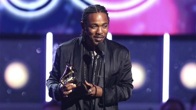 Neste ano, Lamar também ganhou o Grammy de Melhor Álbum Rap do Ano por DAMN. Foto: CBS/Reprodução/