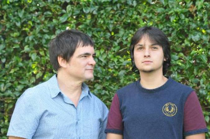 Samuel Rosa e o filho Juliano Alvarenga, que integra a banda Daparte. Foto: Alexandre Guzanshe/EM/D.A.Press/ Samuel Rosa e o filho Juliano Alvarenga, que integra a banda Daparte. Foto: Alexandre Guzanshe/EM/D.A.Press/