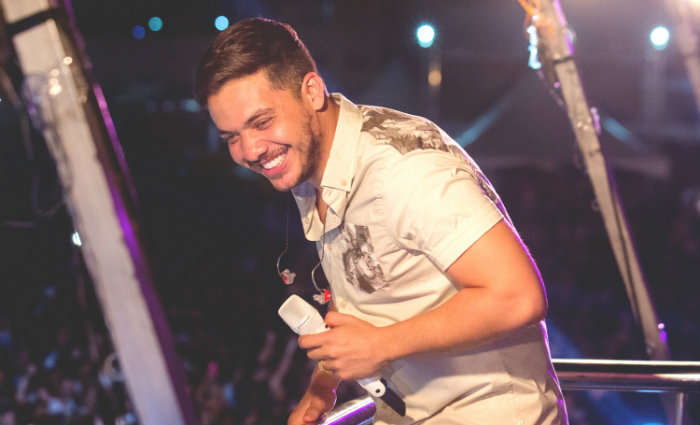 O cantor divulga a faixa Romance com Safadeza, gravada com Anitta e que j&aacute; bateu quase 30 milh&otilde;es de visualiza&ccedil;&otilde;es no YouTube. Foto: Luan Promo&ccedil;&otilde;es/Divulga&ccedil;&atilde;o/