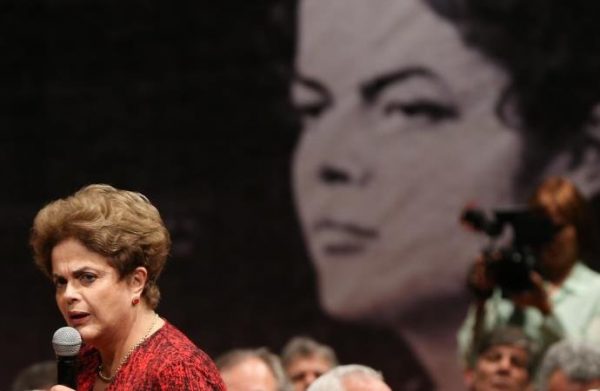 A diretora passou meses no Planalto e no Congresso Nacional captando imagens sobre vota&ccedil;&otilde;es e discuss&otilde;es que culminaram com a destitui&ccedil;&atilde;o da presidenta Dilma Rousseff. Foto: Vitrine Filmes/Divulga&ccedil;&atilde;o/