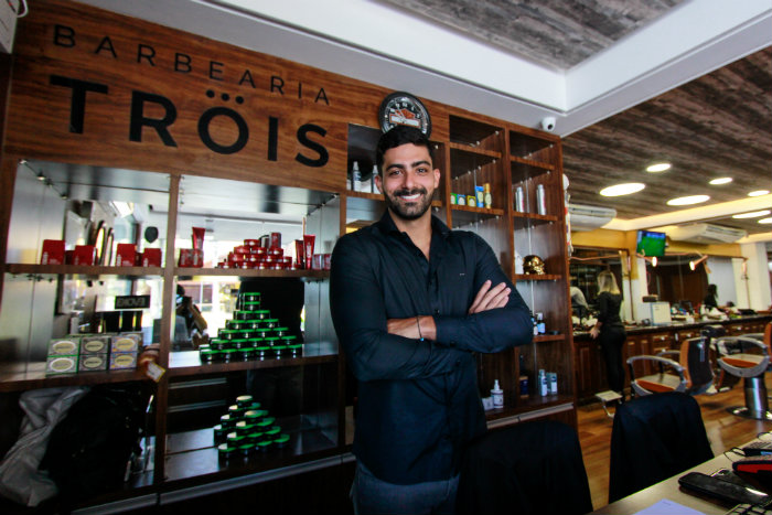 Marcelo Wanderley espera abrir mais duas unidades da Trois Barbearia neste ano. Foto: Thalyta Tavares/Esp.DP/