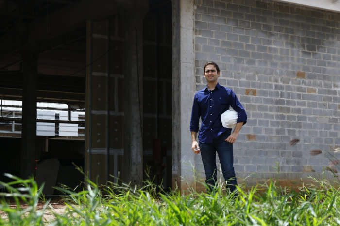 Jorge Petribu Filho, empreendedor do Shopping Carpina, durante visita as obras do novo shopping Carpina. Foto: Marlon Diego/Esp.DP/ Jorge Petribu Filho, empreendedor do Shopping Carpina, durante visita as obras do novo shopping Carpina. Foto: Marlon Diego/Esp.DP/