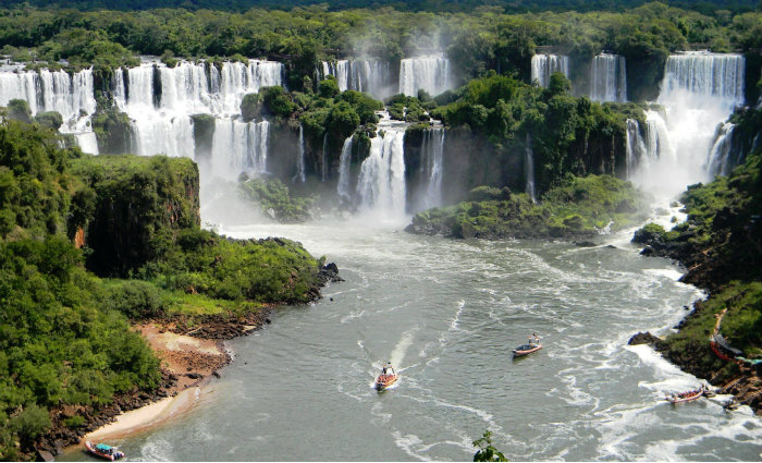 Ao contemplar a natureza, muitos turistas aproveitam para fazer agredecimentos à vida. Foto: Tiago Caramuru/Divulgação/ Ao contemplar a natureza, muitos turistas aproveitam para fazer agredecimentos à vida. Foto: Tiago Caramuru/Divulgação/