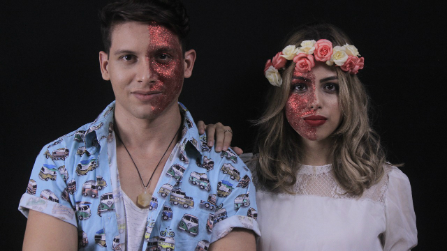 Micael Alexandre e Elle Moon interpretam Leléu e Lisbela, personagens do clássico de Osmar Lins. Foto: Cobogó das Artes/Divulgação/ Micael Alexandre e Elle Moon interpretam Leléu e Lisbela, personagens do clássico de Osmar Lins. Foto: Cobogó das Artes/Divulgação/