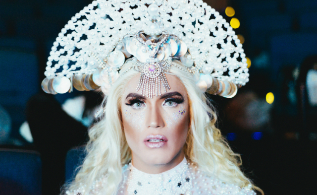 Aretuza Lovi, 28 anos, assinou com a Sony Music.