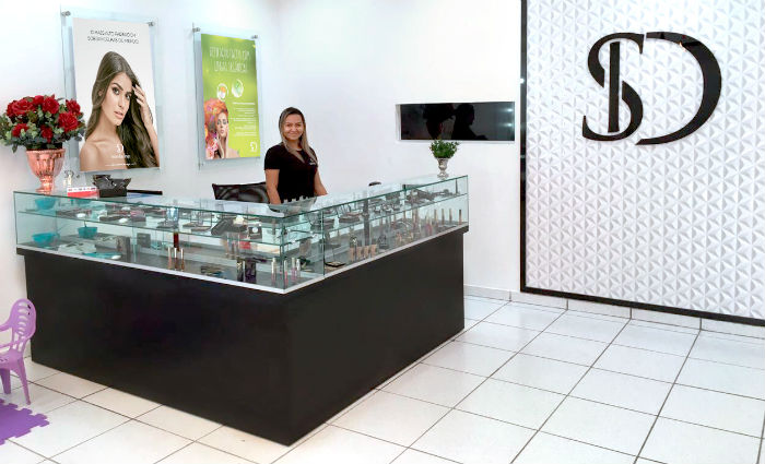 Além de serviços, SD tem linha de produtos próprios. Foto: Sobrancelhas Design/Divulgacao