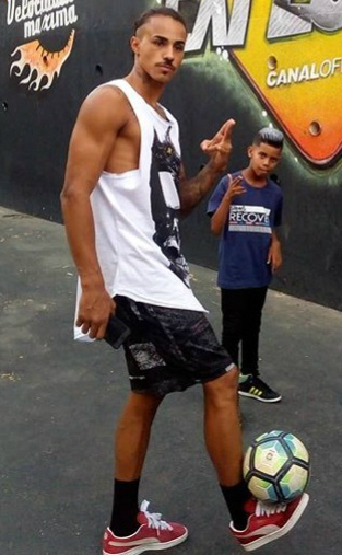 Livinho e Bruninho, artistas da GR6.
