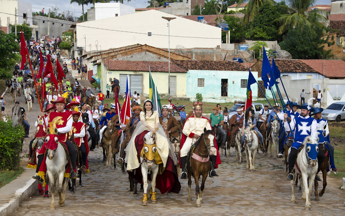 A concentração dos cavaleiros e a saída do cortejo real será no domingo (27), a partir das 5h, em frente à igreja. Foto: Henrique Santos/Divulgação