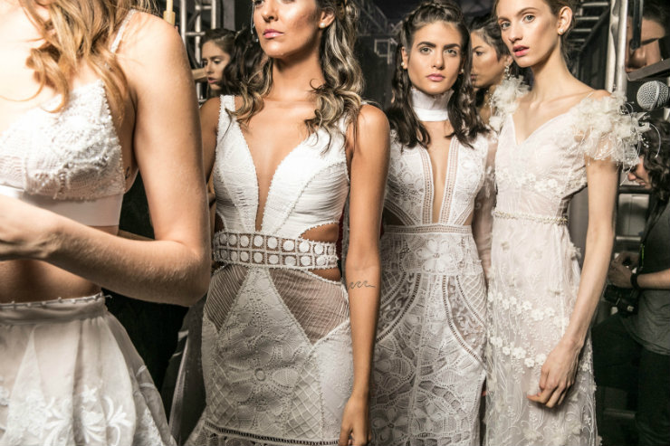 A estilista Camila Arraes, da Rendá, cruzou técnicas nordestinas e belgas para produzir as novas peças. Foto: Nicolas Gondim/Divulgação