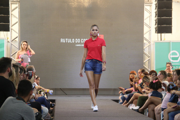 Evento será promovido no Agreste pernambucano, com desfiles de mais de 40 marcas. Na foto, edição de 2017 do Estilo Moda Pernambuco. Foto: EMP/Divulgação/ Evento será promovido no Agreste pernambucano, com desfiles de mais de 40 marcas. Na foto, edição de 2017 do Estilo Moda Pernambuco. Foto: EMP/Divulgação/