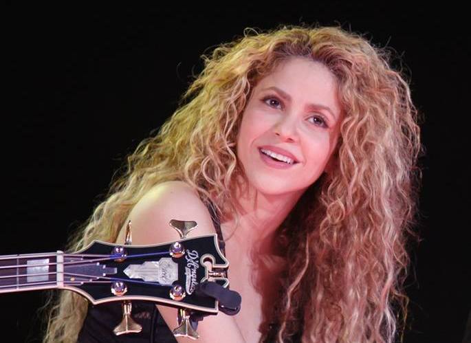 Embora alguns fãs tenham criticado a cantora colombiana pelo uso do símbolo, outros sugeriram que Shakira pode não ter percebido o significado do emblema. Foto: Divulgação/ Embora alguns fãs tenham criticado a cantora colombiana pelo uso do símbolo, outros sugeriram que Shakira pode não ter percebido o significado do emblema. Foto: Divulgação/
