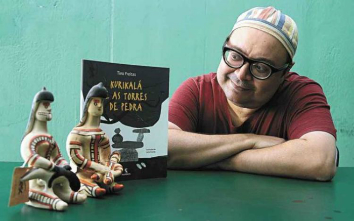 O escritor Tino Freitas diz que há preconceito em relação a livros infantis e juvenis. Foto: Ana Rayssa/Esp, CB/D.A Press