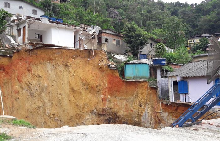 Estudo indicou ainda quantidade elevada de moradores em áreas de risco em alguns municípios que enfrentaram tragédias após impactos decorrentes de deslizamentos causados por tempestades. Foto: Divulgação/Prefeitura de Petrópolis/Agência Brasi/ Estudo indicou ainda quantidade elevada de moradores em áreas de risco em alguns municípios que enfrentaram tragédias após impactos decorrentes de deslizamentos causados por tempestades. Foto: Divulgação/Prefeitura de Petrópolis/Agência Brasi/