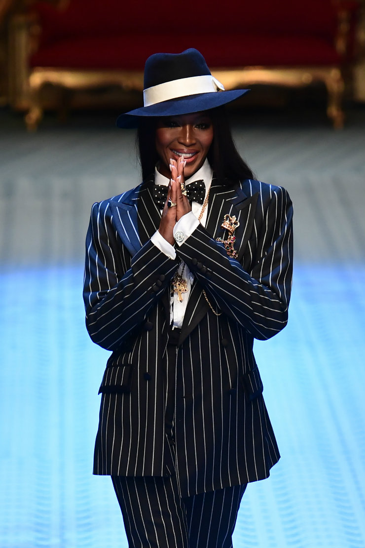A atriz Monica Bellucci e a modelo Naomi Campbell, estrelas dos anos 1980, foram sensação neste ao desfilarem para a italiana Dolce&Gabbana. Foto: Miguel Medina/AFP