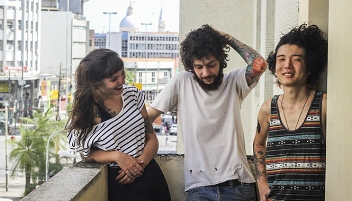 O trio é um dos mais elogiados no meio musical contemporâneo. Foto: Hannah Carvalho/Divulgação/ O trio é um dos mais elogiados no meio musical contemporâneo. Foto: Hannah Carvalho/Divulgação/