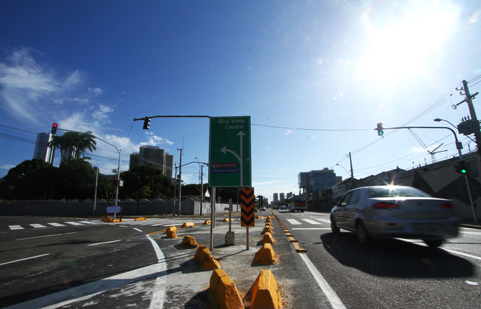 Acesso à Avenida Norte por trás do cemitério dos Ingleses. Foto: Marlon Diego/Esp DP