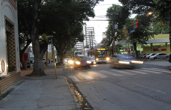 Rua da Hora deverá ser transformada em via para pedestres e ciclistas. Foto: Ricardo Fernandes/DP/