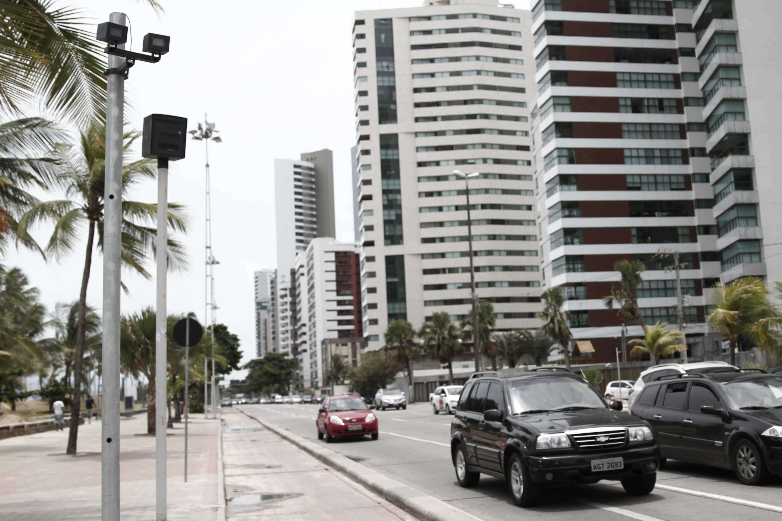 Radar instalado na Avenida Boa Viagem. Foto: Blenda Souto Maior/DP