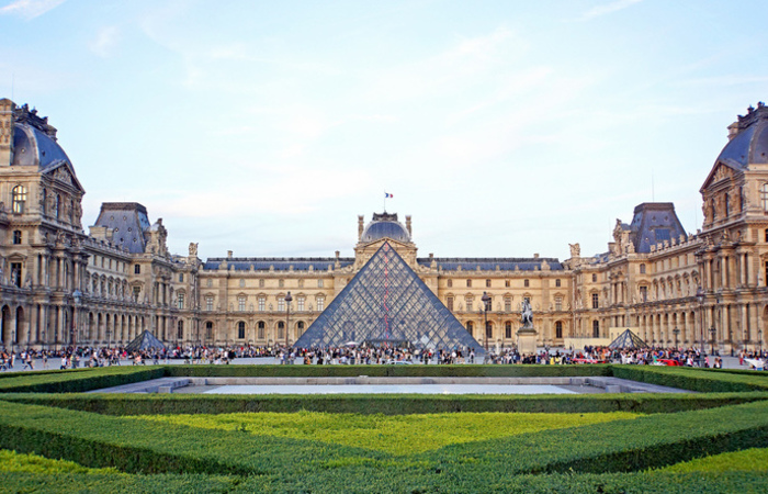 No Louvre, todos os dias, a equipe verifica o parque de 2 mil extintores e gerencia os dispositivos de alarme. Foto: Reprodução/Flickr/ No Louvre, todos os dias, a equipe verifica o parque de 2 mil extintores e gerencia os dispositivos de alarme. Foto: Reprodução/Flickr/