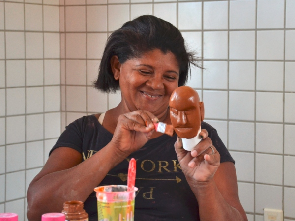 As matérias-primas mais utilizadas na região são barro, palha e fibra de bananeira.
Fotos: Jhenny Andrade/Cortesia.