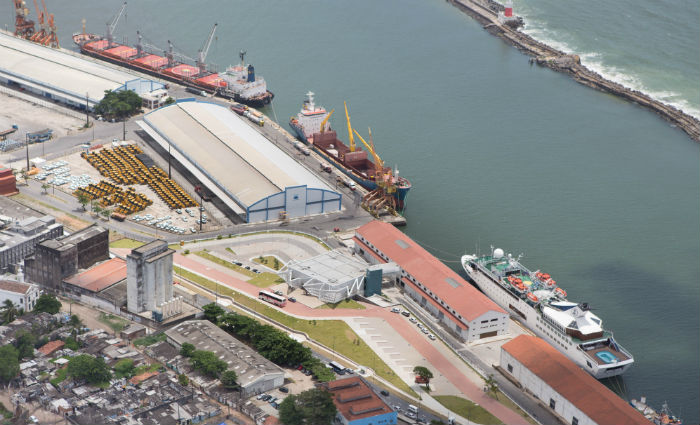 Dragagem que permitir&aacute; o atracamento de navios maiores aguarda licita&ccedil;&atilde;o. Foto: Flavio Costa/Porto do Recife/Div/Foto: Flavio Costa/Porto do Recife/Div