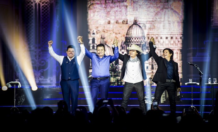 A apresentação é baseada no DVD Clássicos, gravado pelos artistas em 2016. Foto: Divulgação/ A apresentação é baseada no DVD Clássicos, gravado pelos artistas em 2016. Foto: Divulgação/
