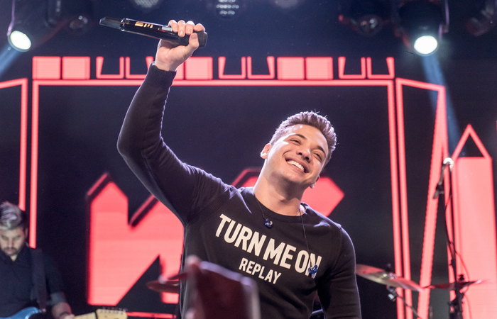 Aos 30 anos recém-completados, Wesley quer tocar e gravar em ritmo cada vez mais acelerado. Em alguns shows, ele chega a ficar no palco por quatro horas sem parar. Foto: Ederson Lima/Divulgação